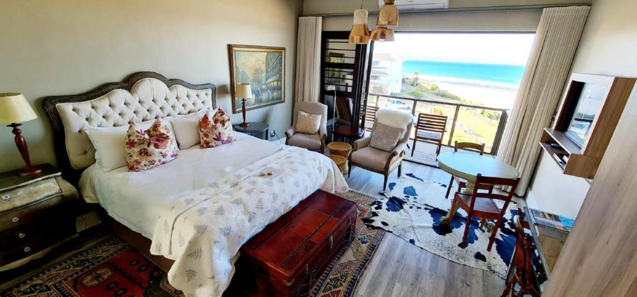On The Beach Guesthouse Jeffreys Bay Exterior photo