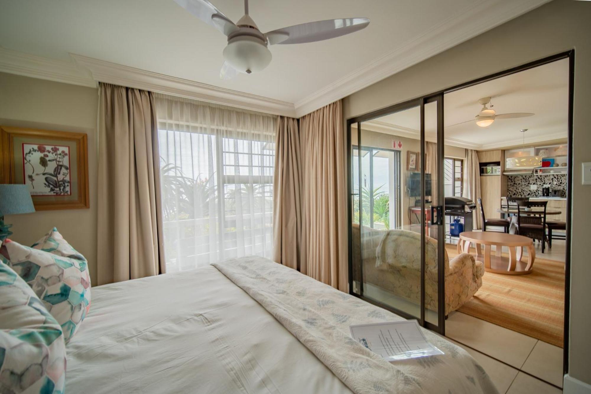 On The Beach Guesthouse Jeffreys Bay Exterior photo