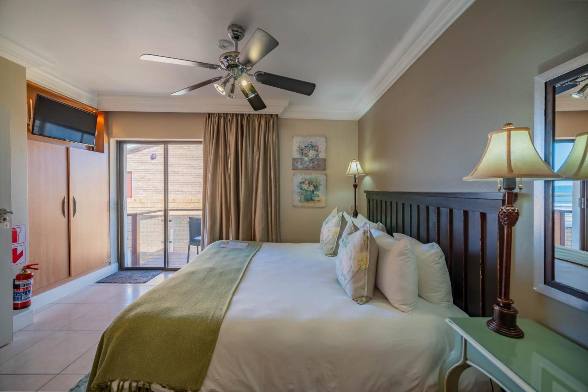 On The Beach Guesthouse Jeffreys Bay Exterior photo